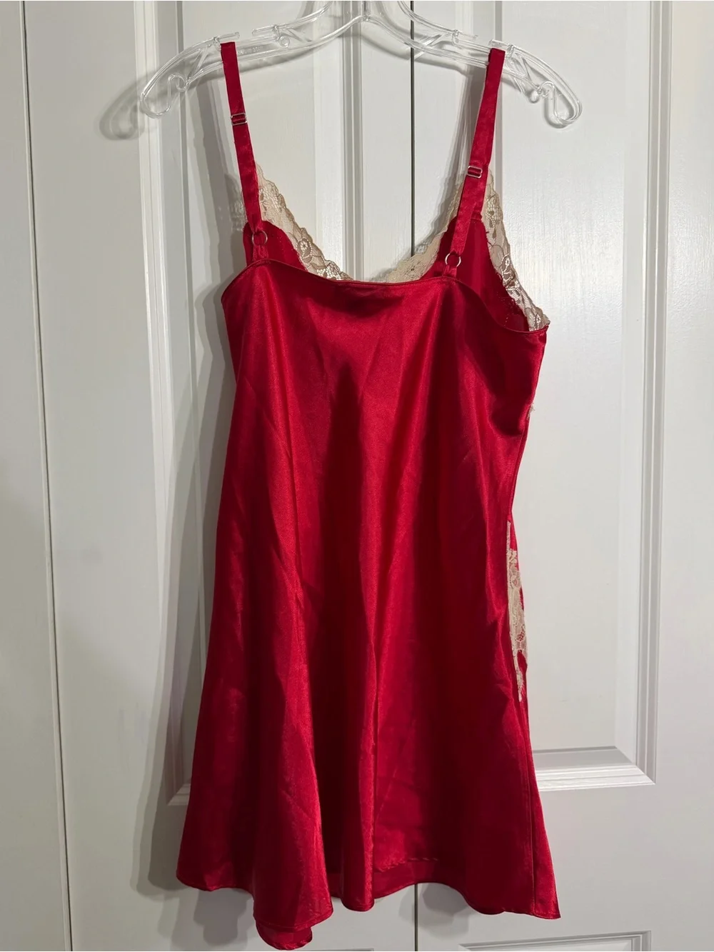 Y2K Jones New York Silky Red Satin V Neck Chemise with Cream Lace Trim Size L